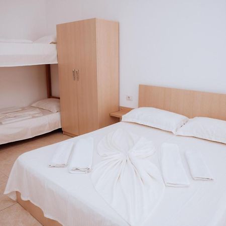 Hotel Perdja Velipoja Kültér fotó