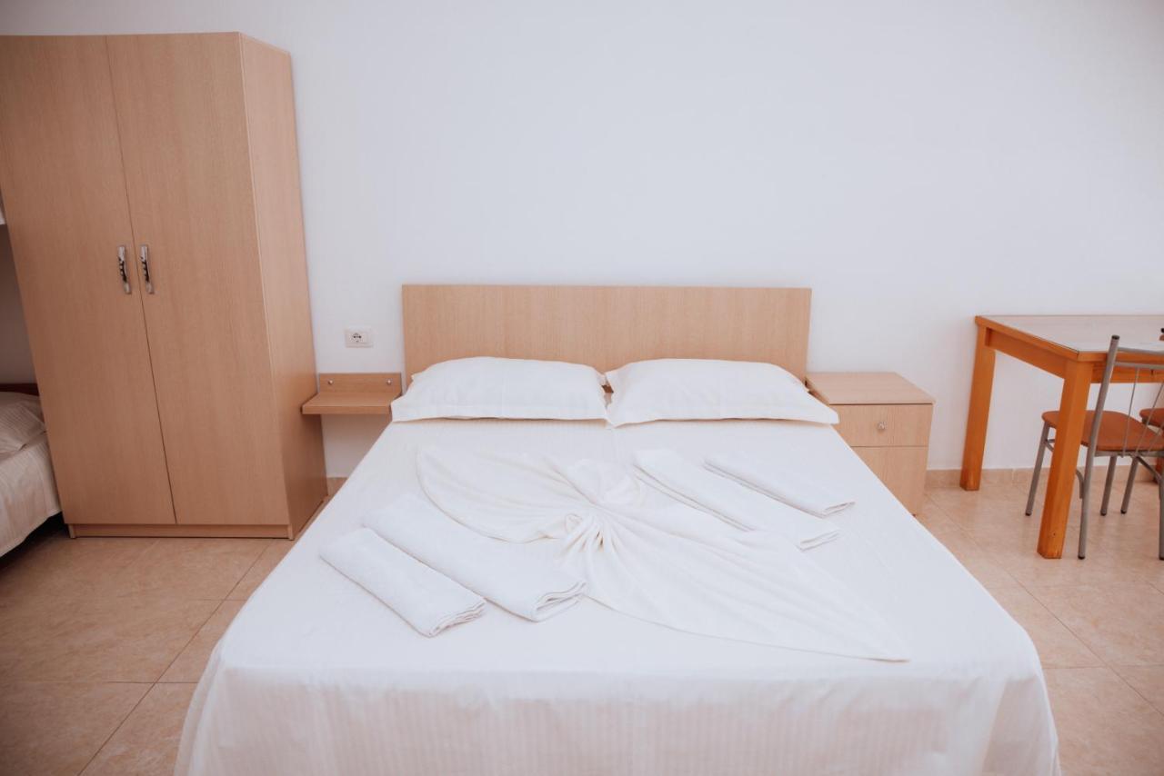 Hotel Perdja Velipoja Kültér fotó