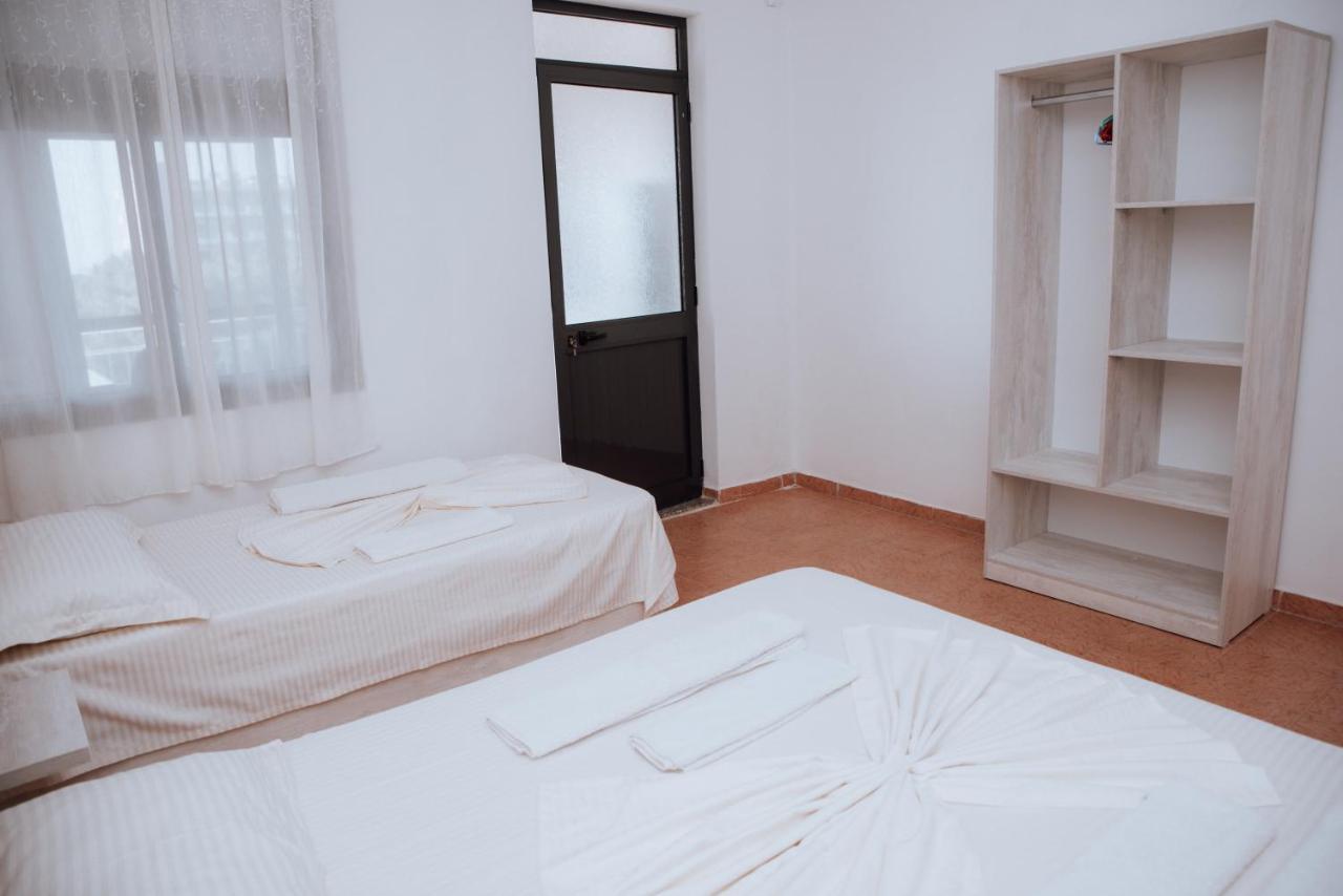 Hotel Perdja Velipoja Kültér fotó