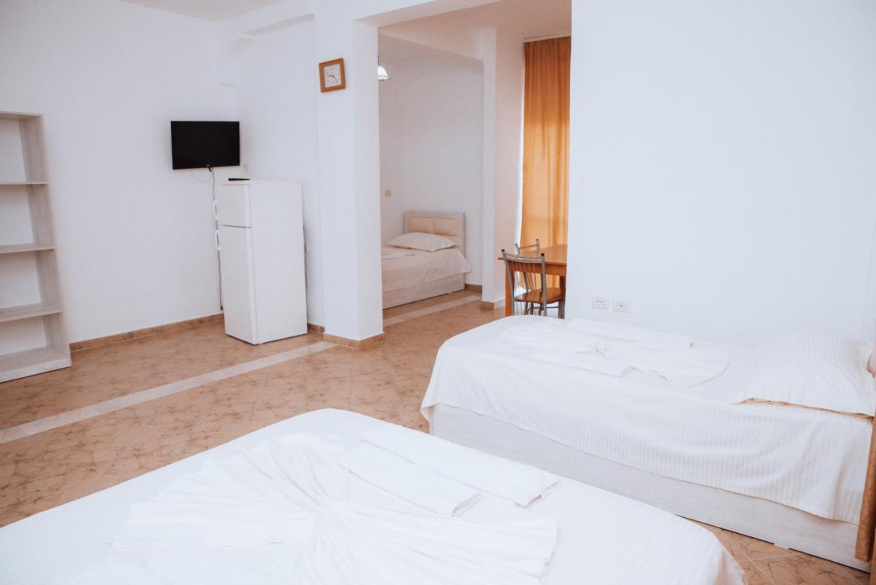 Hotel Perdja Velipoja Kültér fotó