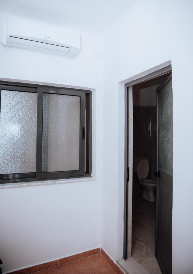 Hotel Perdja Velipoja Kültér fotó