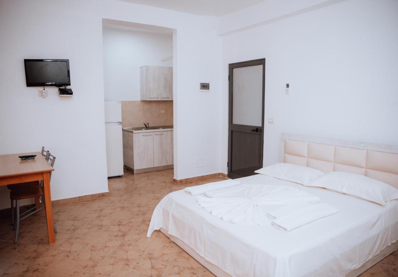 Hotel Perdja Velipoja Kültér fotó