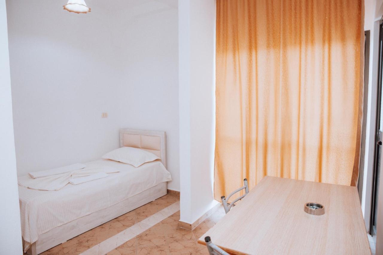 Hotel Perdja Velipoja Kültér fotó